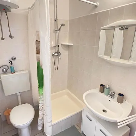 Zora Appartement Nin