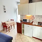 Zora Apartmán Nin